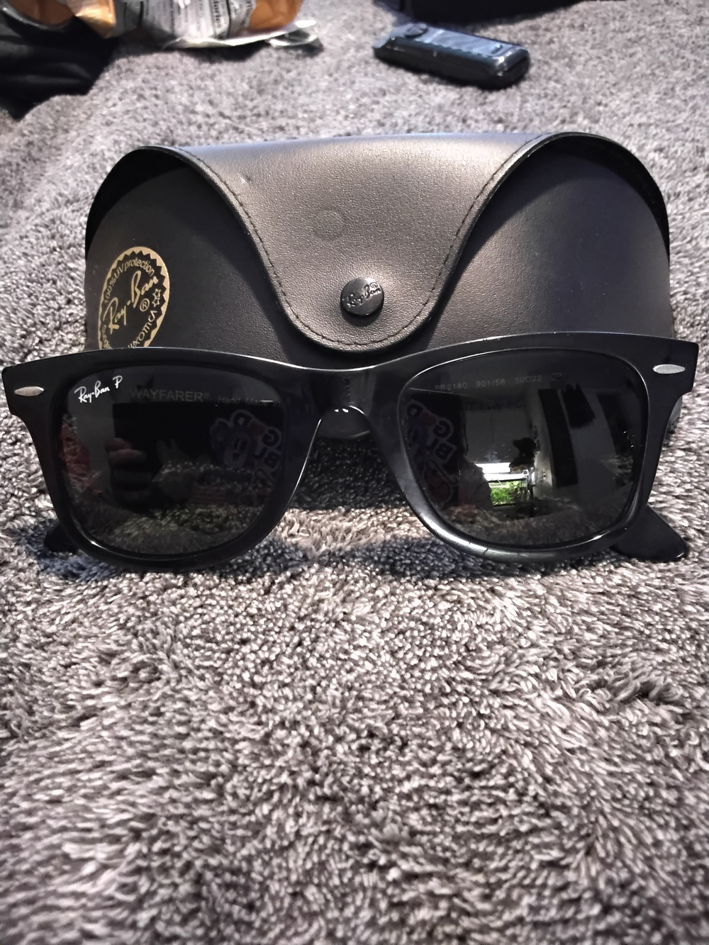 Ray-Ban Wayfarer Classic Sunglasses in Black